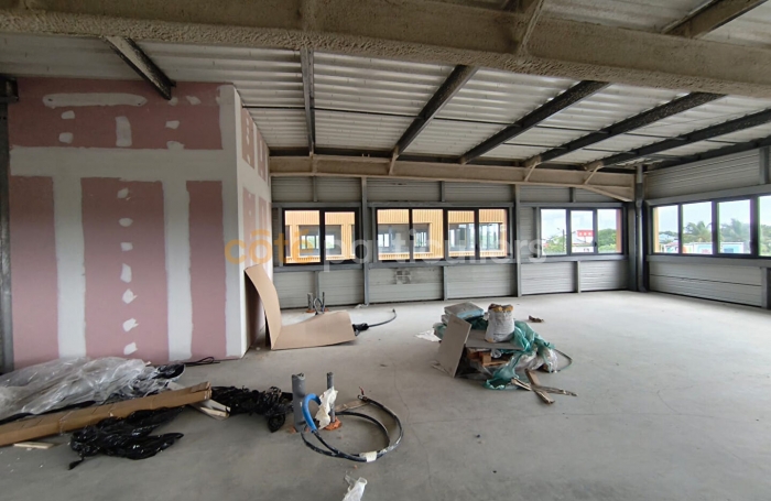 Location Divers 317.62m&sup2; Saint Fran&ccedil;ois