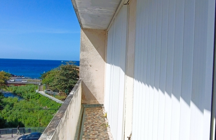 Vente Appartement 60m&sup2; 3 pièces Basse-Terre