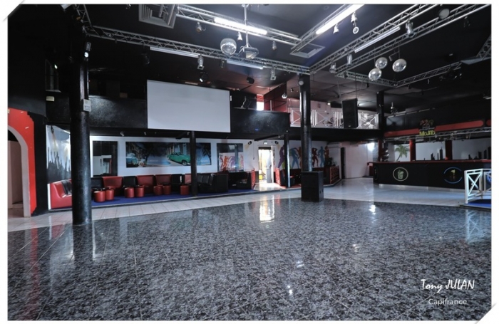 Vente Divers 723m&sup2; 5 pièces Gourbeyre