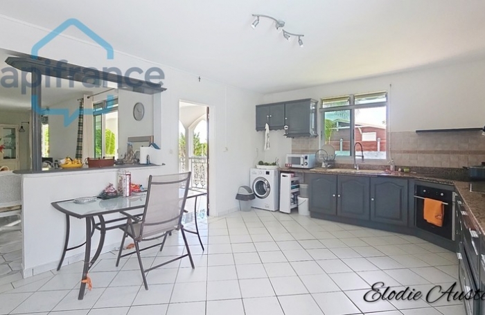 Vente Maison 226m&sup2; 8 pièces Lamentin