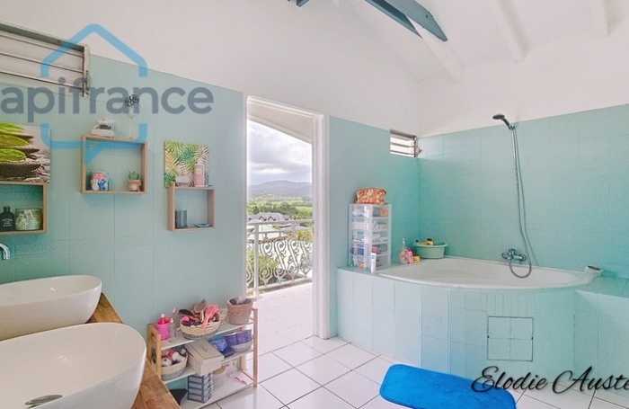Vente Maison 226m&sup2; 8 pièces Lamentin