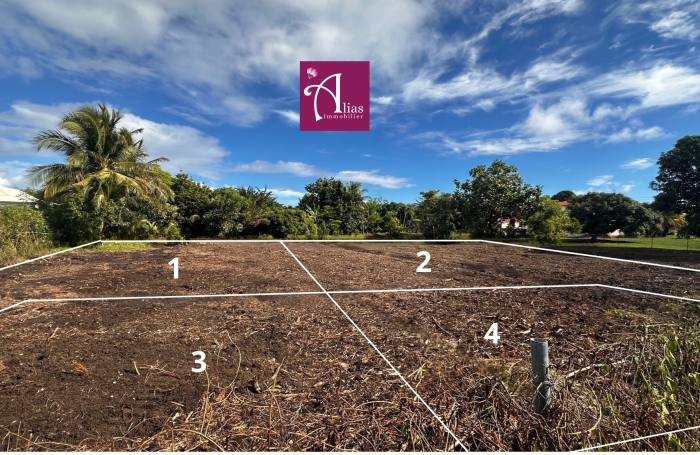 Terrain plat de 788 m2 - secteur DUBEDOU -  SAINT-FRANCOIS - PROJET DE CONSTRUCTION