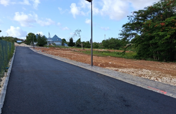 - BAIE-MAHAULT   lotissement r&eacute;sidentiel de 12 parcelles, &laquo; Les Jardins de Tivoli &raquo;,