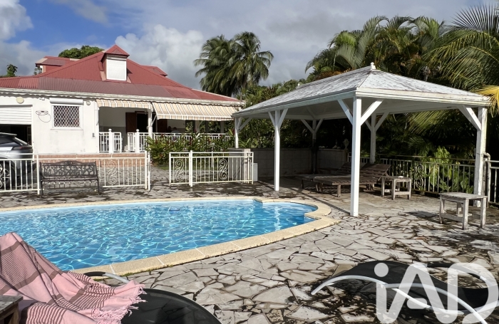 Vente Maison 196m&sup2; 9 pièces Capesterre Belle Eau