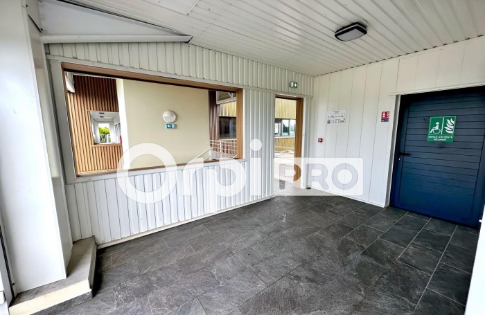 Location Divers 317m&sup2; Saint Fran&ccedil;ois