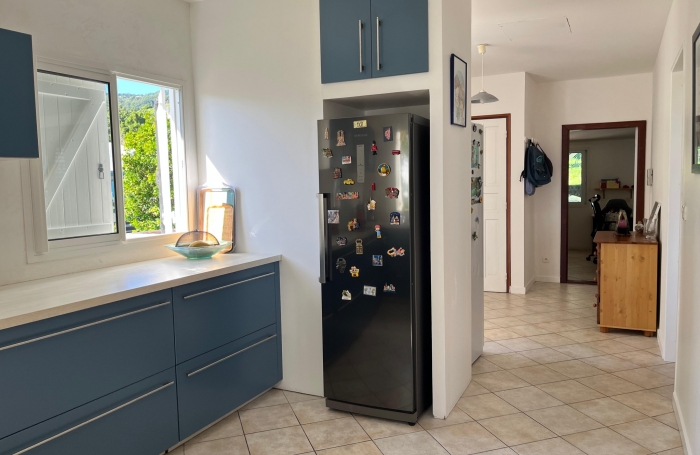 Trois-Rivi&egrave;res , dans un lotissement calme avec vue sur Les Saintes, Villa T5 avec terrasse