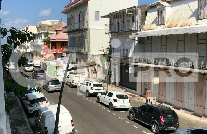 IMMEUBLE R+2 POINTE-A-PITRE