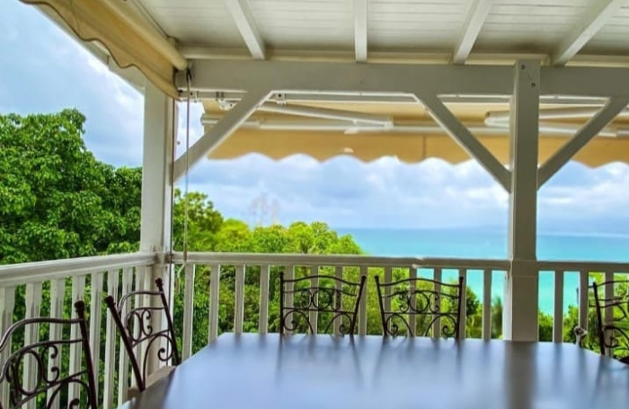 LE GOSIER -  BAS DU FORT - SUPERBE APPARTEMENT T4 MEZZANINE