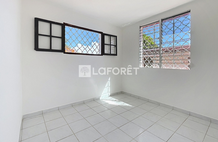 Location Appartement 85m&sup2; 4 pi&egrave;ces Sainte Rose