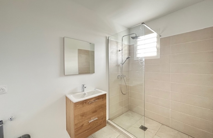 Maison individuelle de type trois - LONGFORT IMMOBILIER