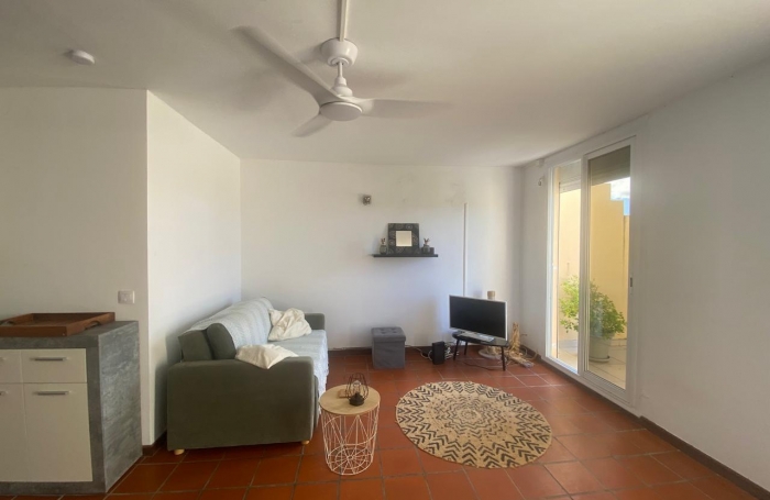 Beau T2 meubl&eacute; avec jolie vue mer