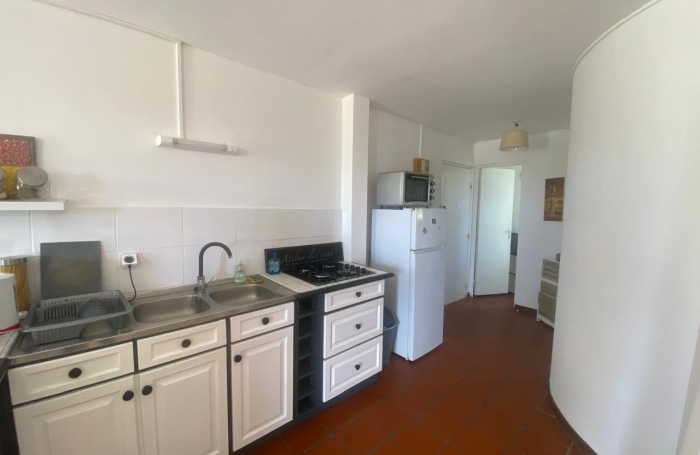 Beau T2 meubl&eacute; avec jolie vue mer