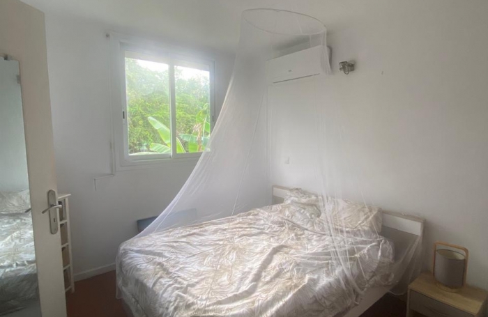 Beau T2 meubl&eacute; avec jolie vue mer