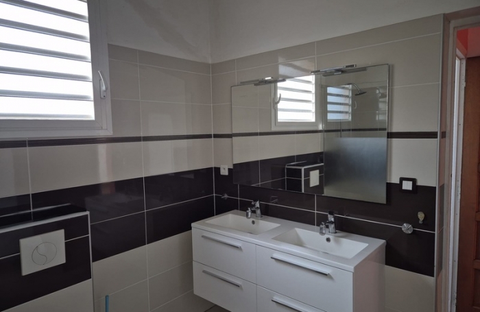 Vente Maison 72m&sup2; 3 pièces Gourbeyre