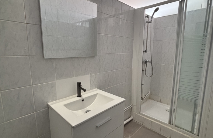 Appartement F4 r&eacute;nov&eacute;   6? &eacute;tage avec ascenseur   Pointe-&agrave;-Pitre