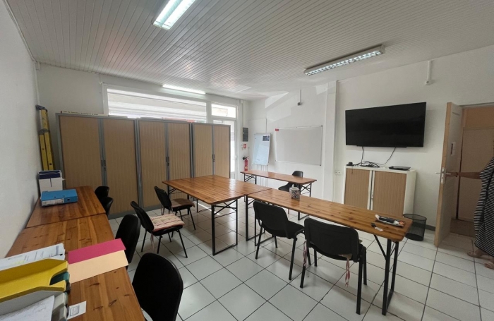 CENTRE-VILLE DE BASSE-TERRE   LOCAL COMMERCIAL OU PROFESSIONNEL    ACCESSIBLE PMR