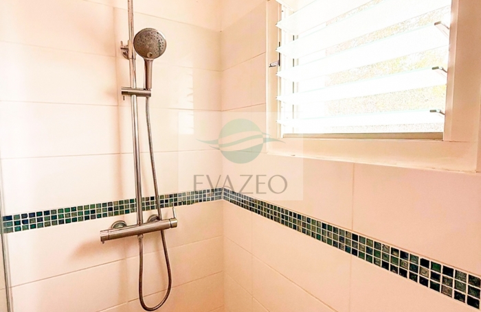 Appartement meubl&eacute; T3 Front de mer 64m2 piscine