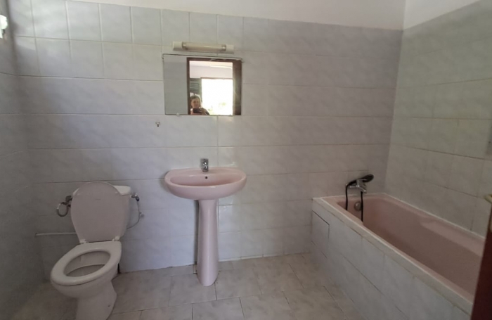 POINTE NOIRE -  Appartement bas de villa T4- Vue mer