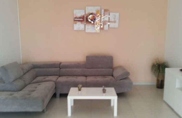 BEL APPARTEMENT T2 MEUBLE AVEC GARAGE