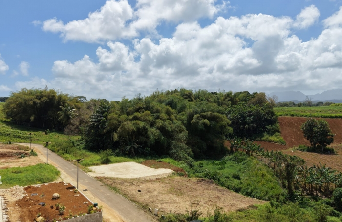 LAMENTIN  TERRAIN 582 M2 VUE MONTAGNE