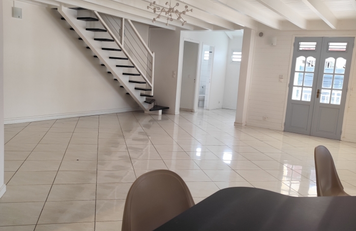 Maison avec piscine  150 m2  Pointe-Noire