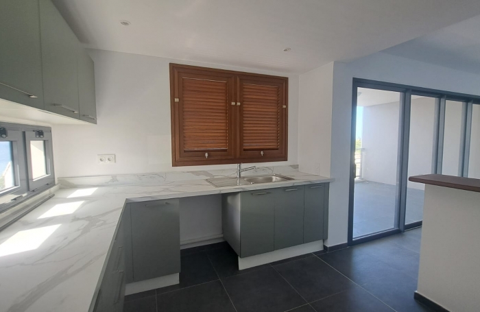 T3 neuf avec vue mer   balcon et 2 parkings   location non meubl&eacute;e