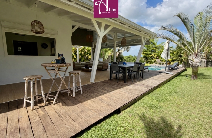 A LOUER VILLA F4 MODERNE - ENTR JARDIN ET PISCINE INCLUS - DUMONTER BAIE-MAHAULT