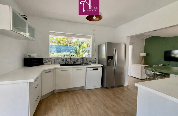 A LOUER VILLA F4 MODERNE - ENTR JARDIN ET PISCINE INCLUS - DUMONTER BAIE-MAHAULT