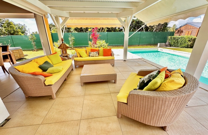 A LOUER VILLA F4 MEUBLEE ENTR PISCINE ET JARDIN INCLUS &agrave; SAINT-ALBAN