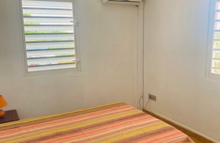 BEL ET SPACIEUX BAS DE VILLA F2 - COIN CALME