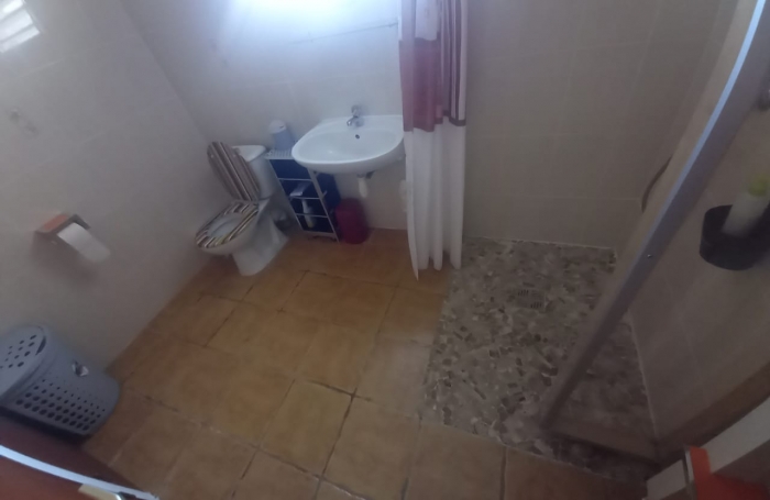 BEL ET SPACIEUX BAS DE VILLA F2 - COIN CALME