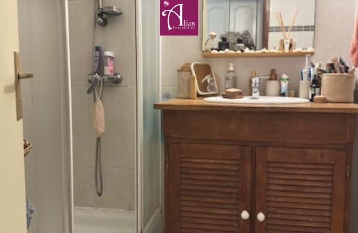 Studio &agrave; vendre Gosier Bas du Fort   27 m2   R&eacute;sidence s&eacute;curis&eacute;e avec piscine   Fort potentiel locatif