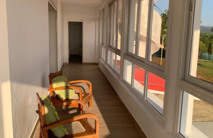 BEAU HAUT DE VILLA T5 MEUBLE