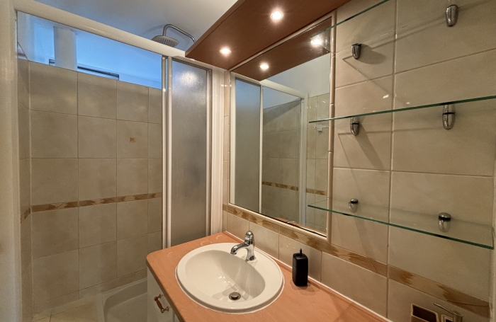 Appartement cinq pi&egrave;ces aux Abymes - LONGFORT IMMOBILIER