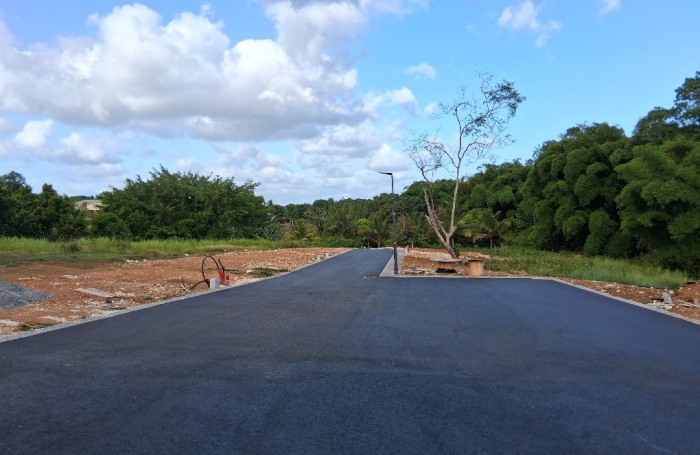- BAIE-MAHAULT   lotissement r&eacute;sidentiel de 12 parcelles, &laquo; Les Jardins de Tivoli &raquo;,