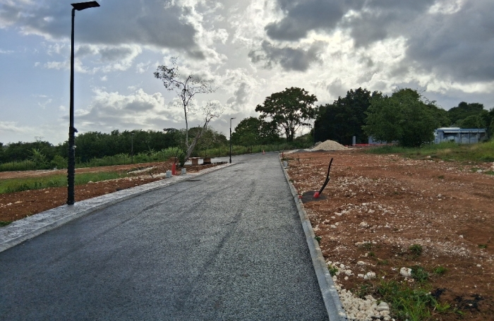 - BAIE-MAHAULT   lotissement r&eacute;sidentiel de 12 parcelles, &laquo; Les Jardins de Tivoli &raquo;,