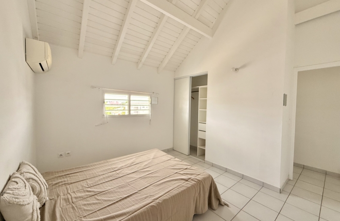 LOCATION GRAND T2 MEUBL&Eacute; BOURG SAINT FRANCOIS PARKING