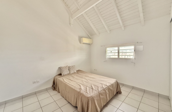 LOCATION GRAND T2 MEUBL&Eacute; BOURG SAINT FRANCOIS PARKING