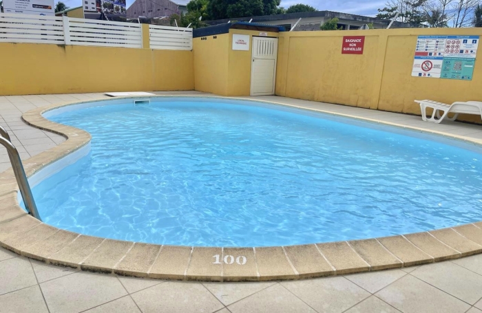 LOCATION GRAND T2 MEUBL&Eacute; BOURG SAINT FRANCOIS PARKING