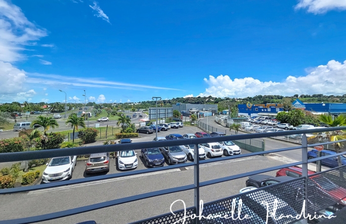Location Local commercial 82m&sup2; 3 pièces Petit-Bourg