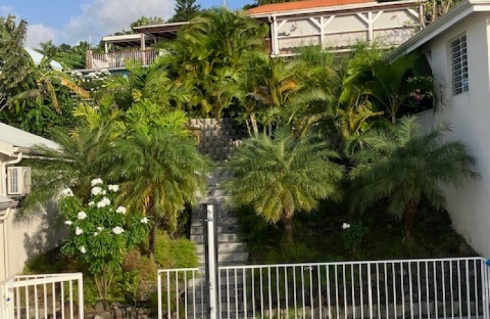 Vue mer | Piscine | Terrasse couverte -Villa T4 au Poirier, Bouillante