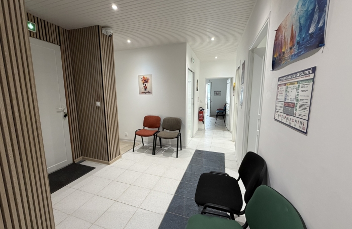 &Agrave; louer -  salle de consultation 9 m2   Cabinet m&eacute;dical &agrave; Pointe-&agrave;-Pitre   Proche boulevard L&eacute;gitimus