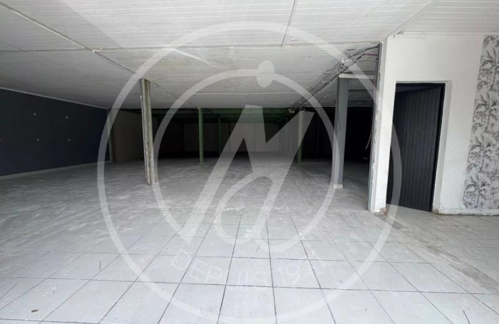 Location Local commercial 400m&sup2; Les Abymes