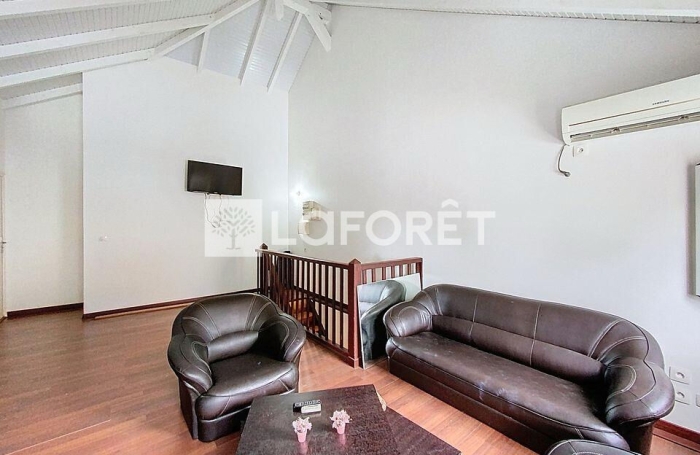 Vente Immeuble 139.55m&sup2; 6 pi&egrave;ces Basse-Terre