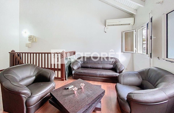Vente Immeuble 139.55m&sup2; 6 pi&egrave;ces Basse-Terre