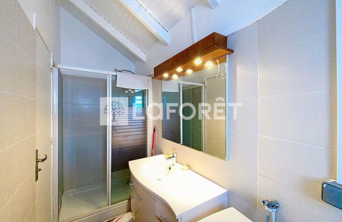 Vente Immeuble 139.55m&sup2; 6 pi&egrave;ces Basse-Terre