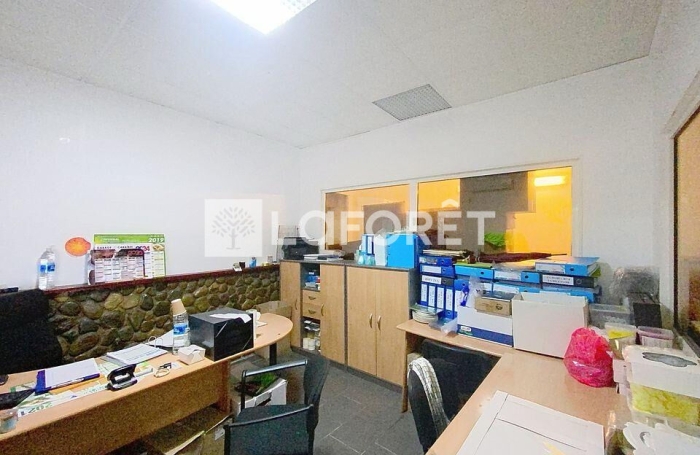 Vente Immeuble 139.55m&sup2; 6 pi&egrave;ces Basse-Terre