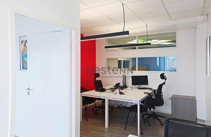 Location Local commercial 106m&sup2; 5 pi&egrave;ces Baie Mahault