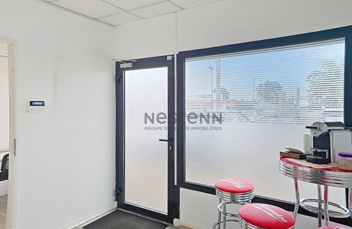 Location Local commercial 106m&sup2; 5 pi&egrave;ces Baie Mahault