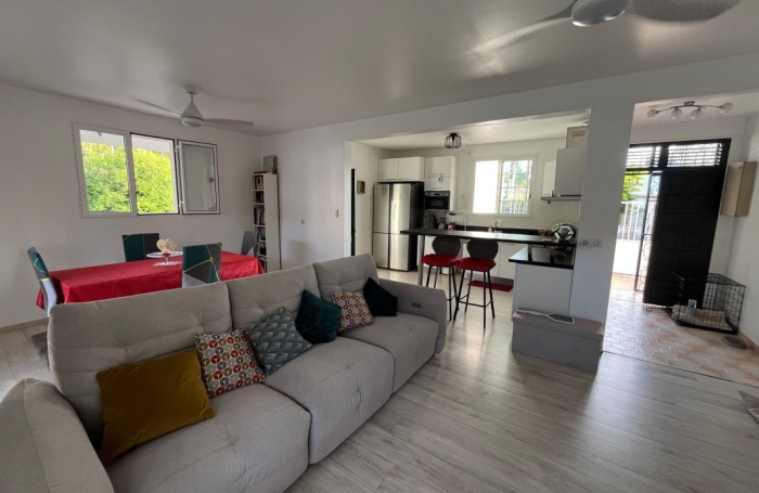 Vente Maison 100.28m&sup2; 4 pièces Les Abymes